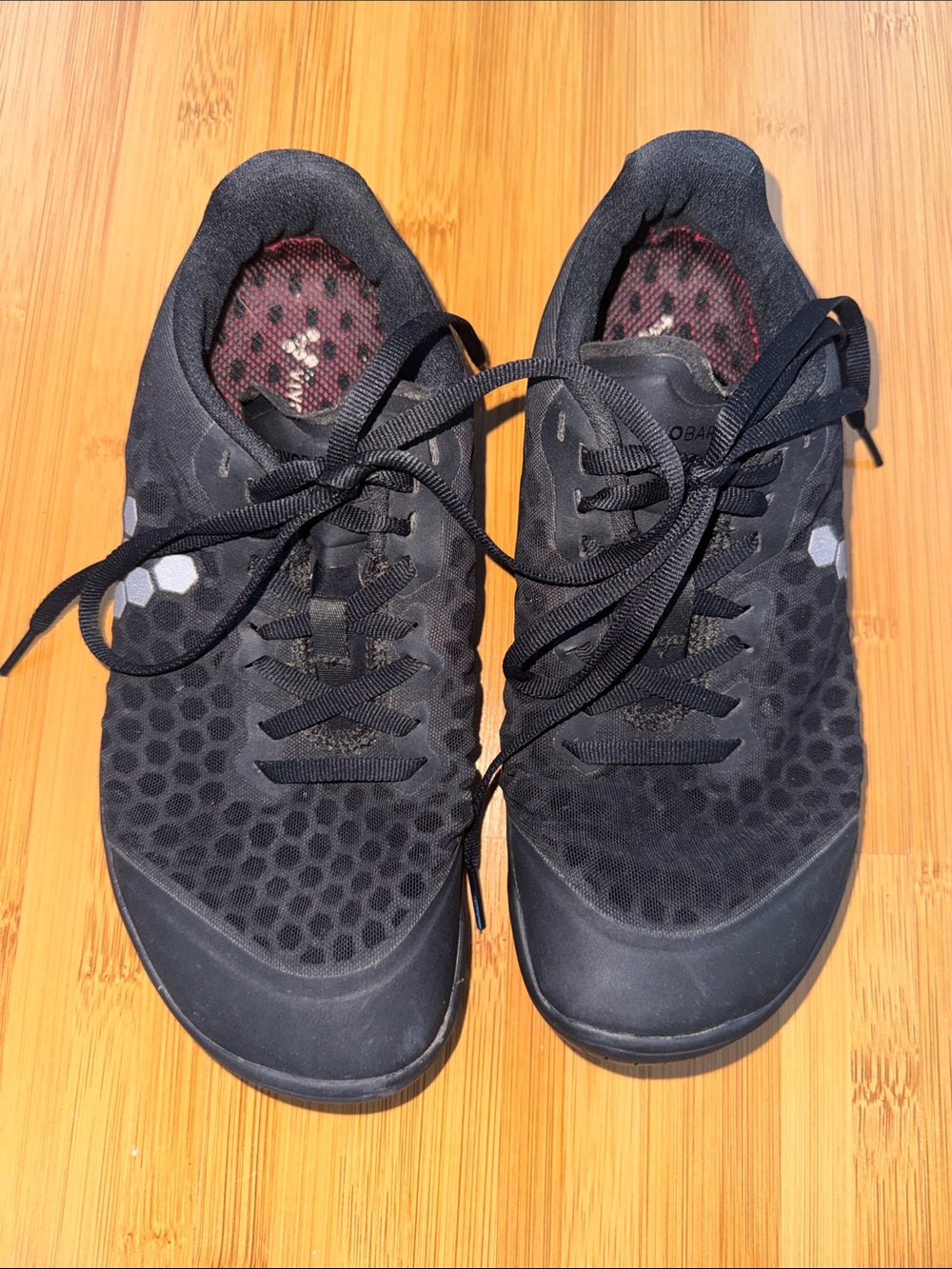 Vivo barefoot Black Hex-Pattern Athletic Shoes